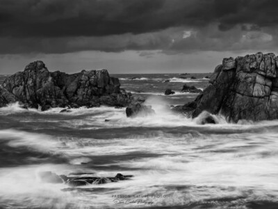 Plougrescant, les blocs de granit battus par la mer